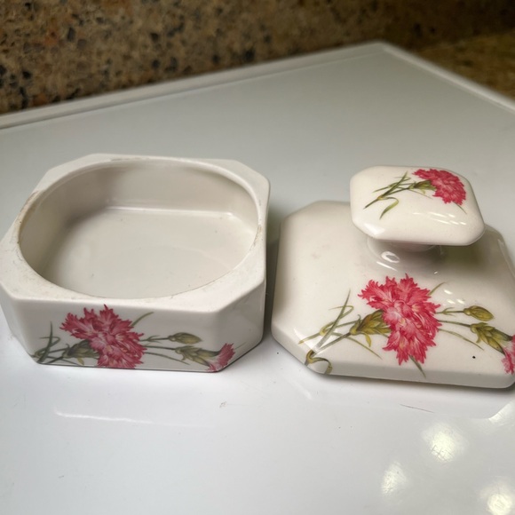 French Trinket Porcelain Box 3”x3.5”x3.5” - Picture 4 of 10